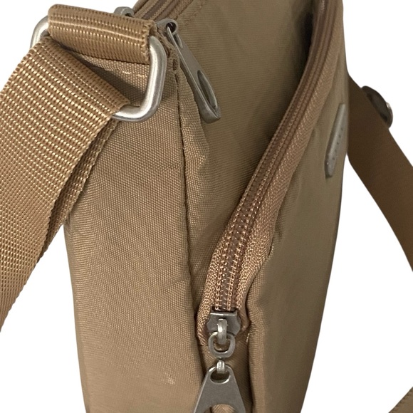 Baggalini Khaki Tan Minimalist Everyday/Travel Crossbody - Like New - Picture 4 of 11
